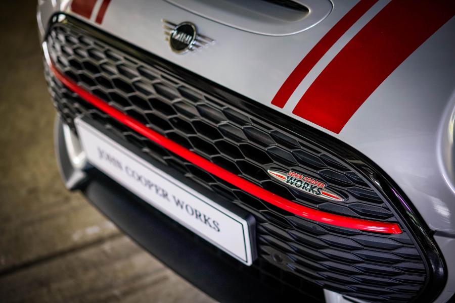 Детали экстерьера Mini John Cooper Works Clubman (F54) 2019 года  (MY) (фото 2 из 5)